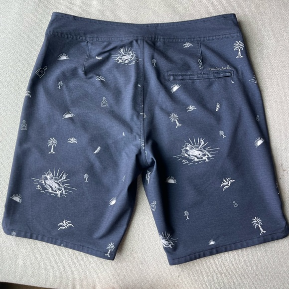 Nordstrom’s Travis Mathew Navy Swim Trunks | Men’s Size 33 - Picture 2 of 9